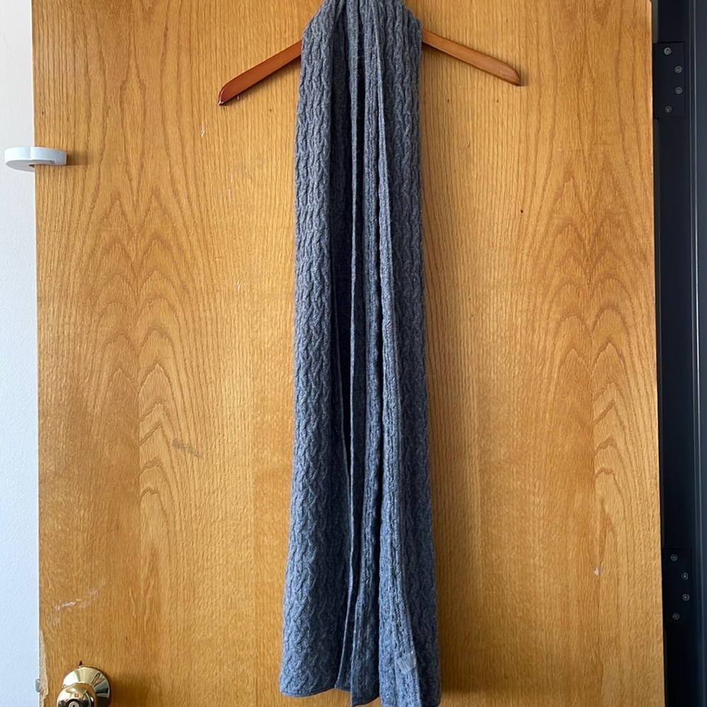 Cashmere grey scarf